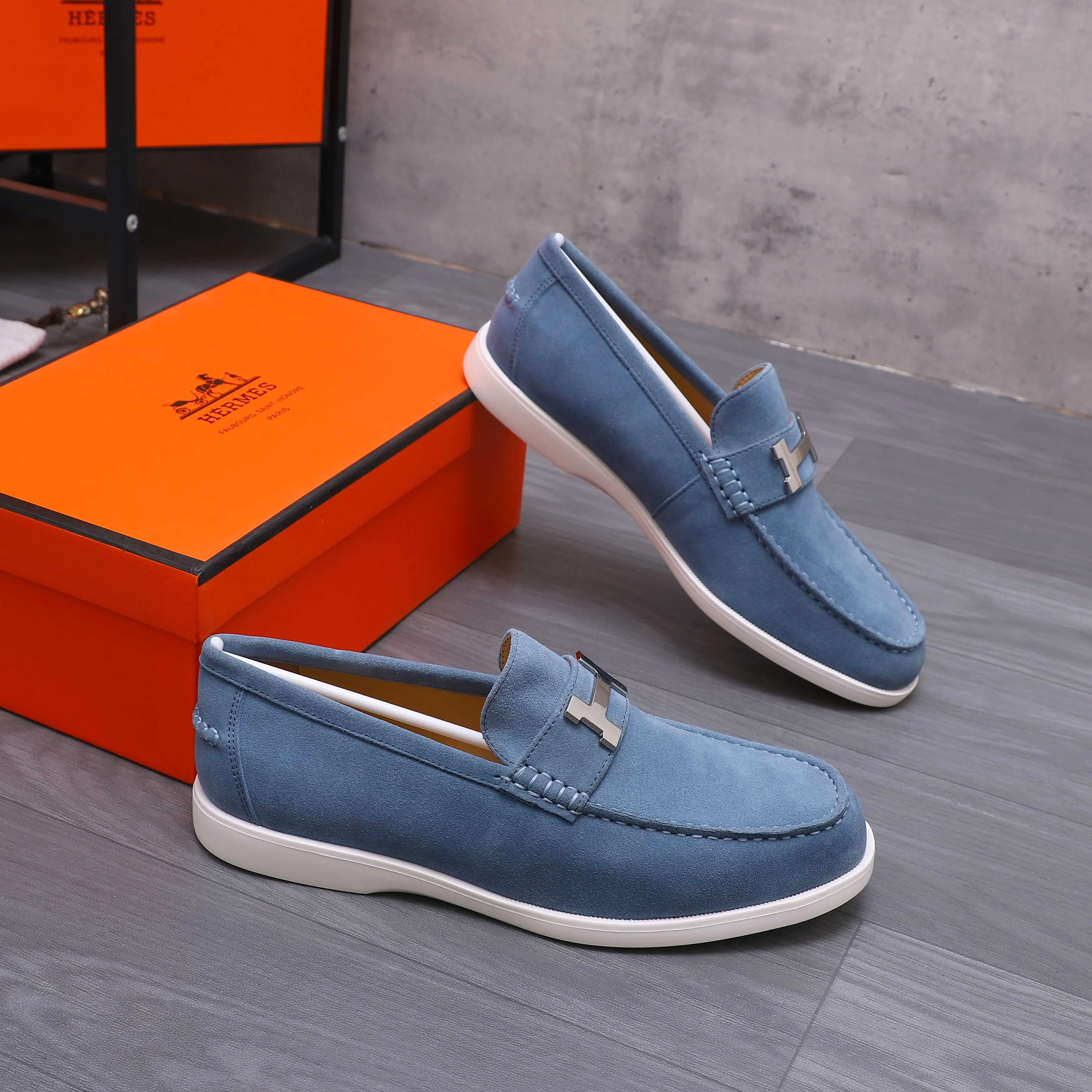 Men's shoes 💰p560 Product trademark: HERMES "Hermès" casual slip-on men's shoes. Regular size: 38-46 (45.46 is custom-made and non-refundable) Product materials: Selected frosted cowhide upper, cowhide lining, original foam rubber ultra-light sole